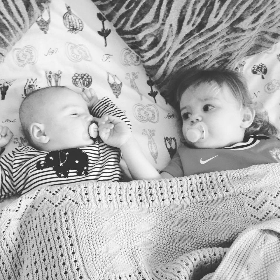 Alexis con il fratellino
