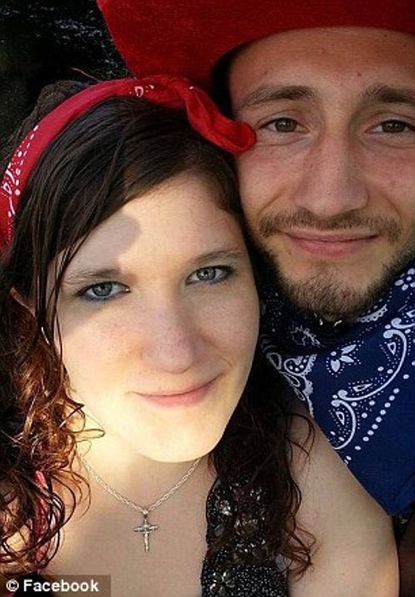 Lucas Barnes e Kathleen Peacock