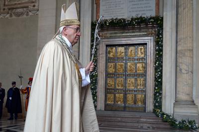 Il Papa verso la Porta Santa
