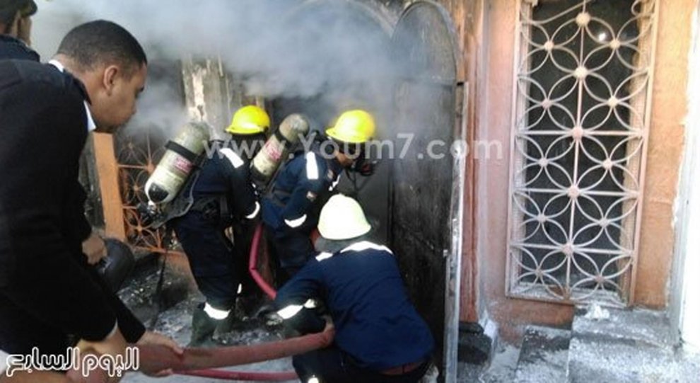 L'intervento per spegnere l'incendio