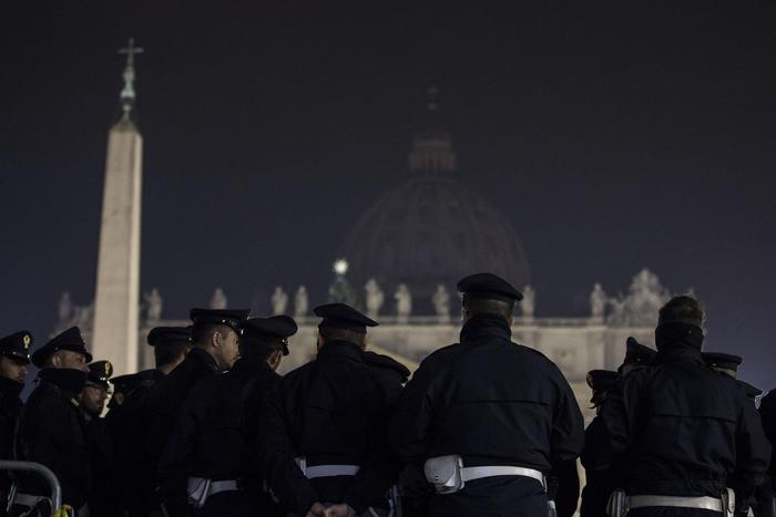 Sicurezza in Piazza San Pietro