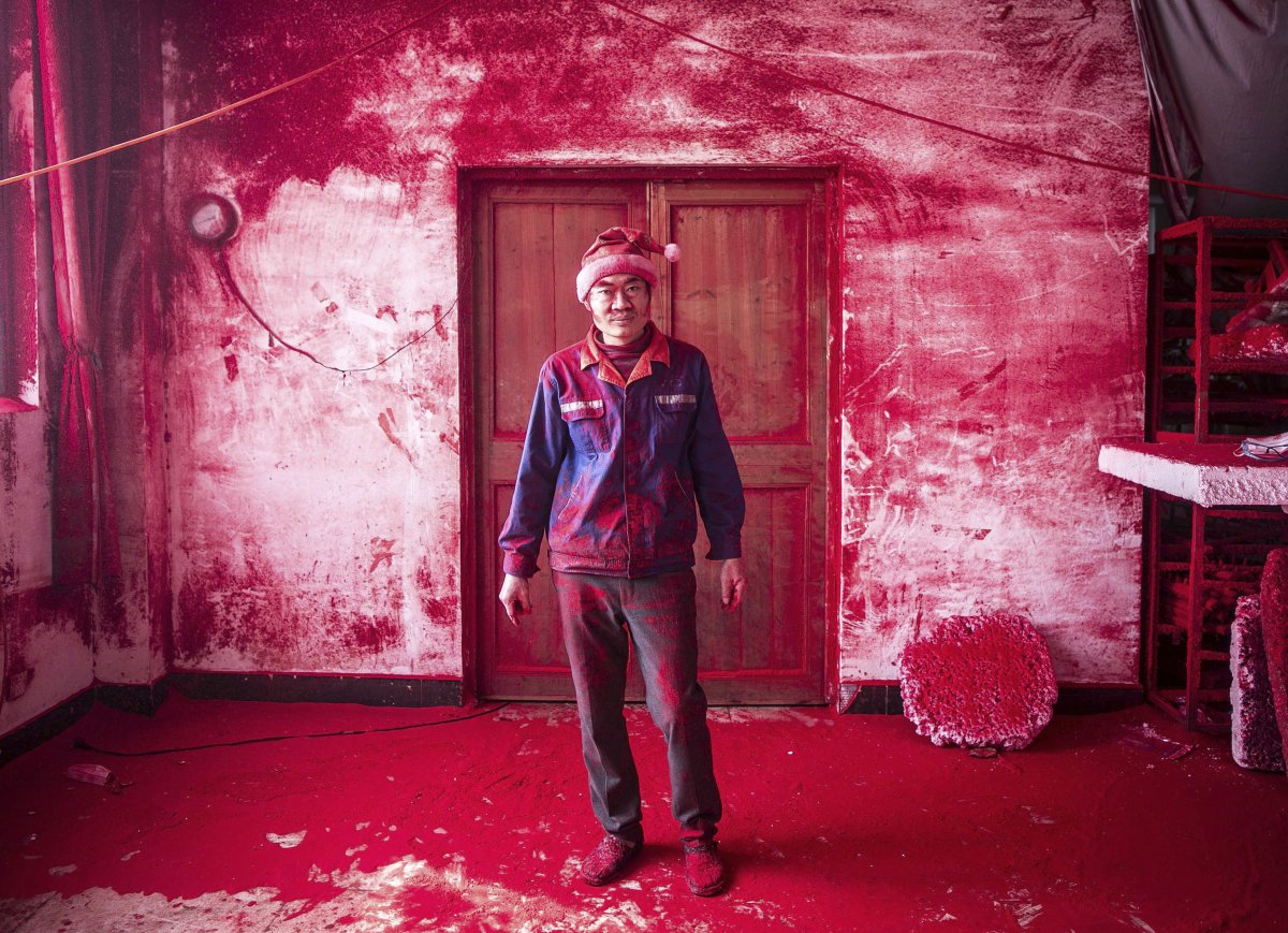 Un operaio nei laboratori