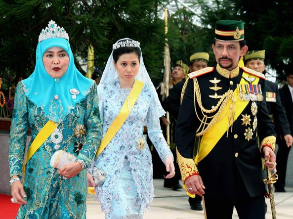 Sultano con le 2 mogli