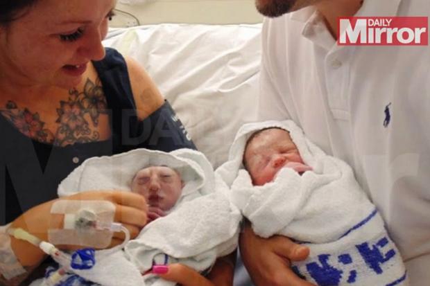 Teddy Houlston (a sinistra) e la sua famiglia