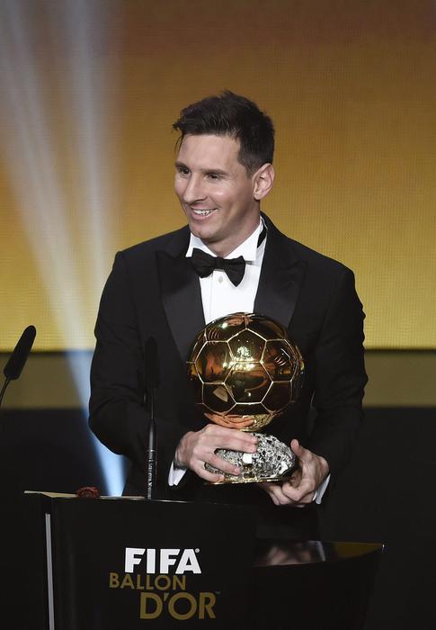 Leggenda Del Mondo Del Calcio Messi Vince Il 5° Pallone Doro