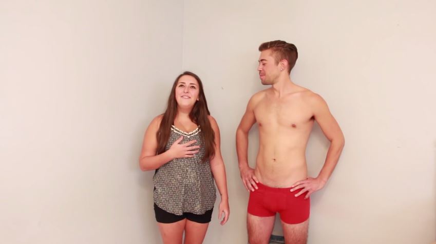 Ragazze lesbiche toccano il pene 7