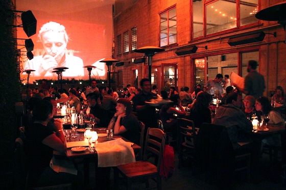 Esempio di cinema-ristorante