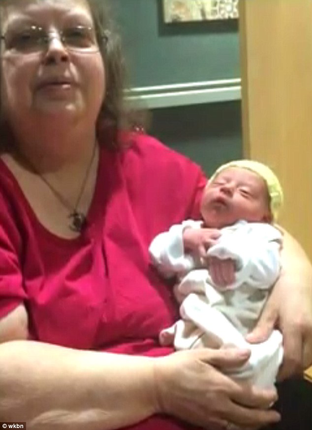 Aiden assieme alla nonna