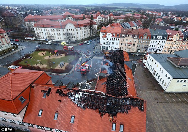 Incendio all'ostello 3