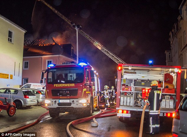 Incendio all'ostello