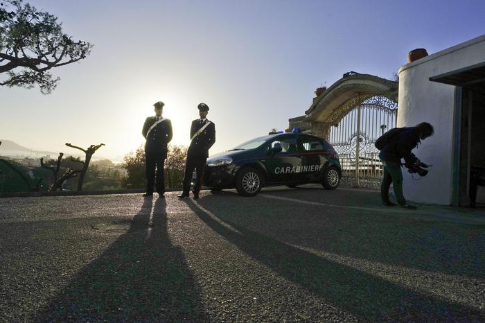 Carabinieri sul luogo dell'aggressione