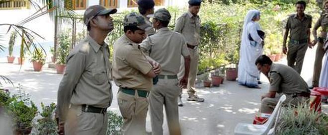 Militari sul luogo dell'aggressione