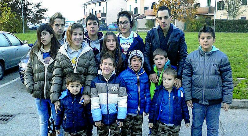 Famiglia Calo Mamma Di 14 Figli Abbandonata Dal Marito