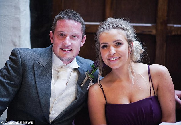 Demi Wright e Mitch Gregory