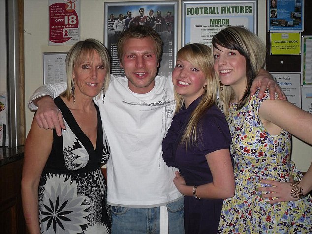 Demi con il fratello, la mamma e la sorella