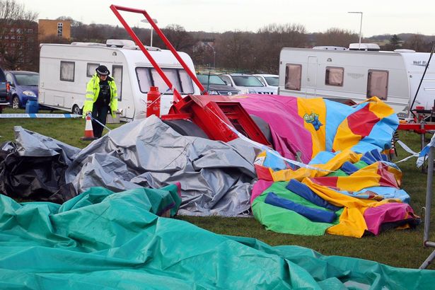 Castello gonfiabile vola via, muore una bambina di 7 anni