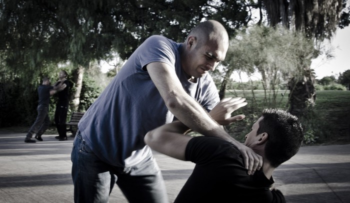 Marito aggredisce amante della moglie