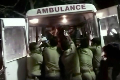 Ambulanze per soccorrere i feriti