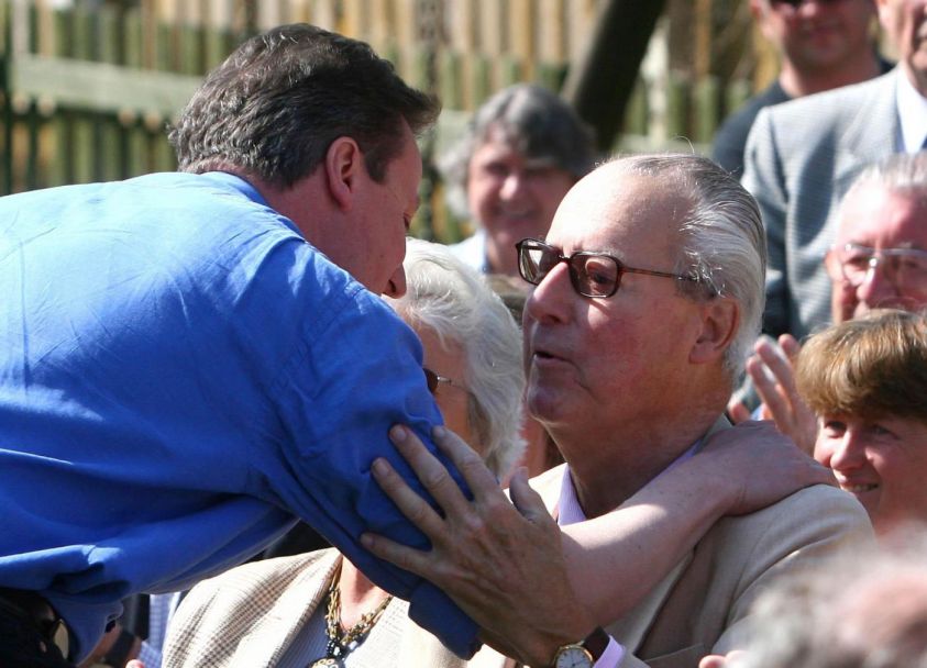 David Cameron insieme al padre Ian
