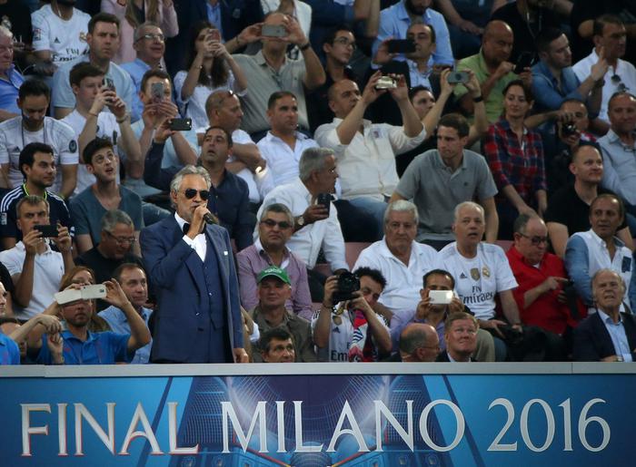L'esibizione di Andrea Bocelli