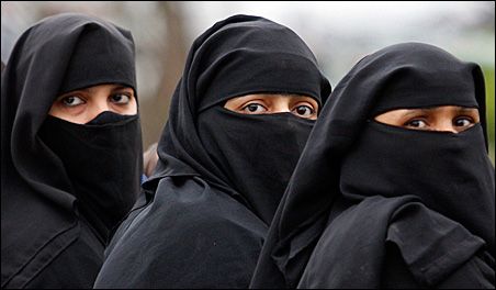 Donne con burqa