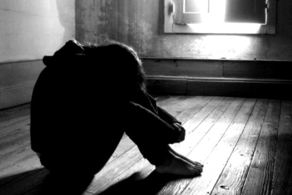 Prete abusa di 2 minorenni (2)