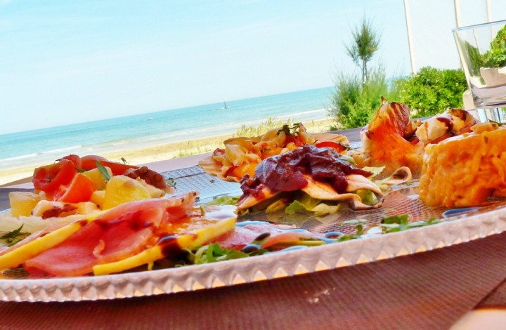 Mangiare al mare