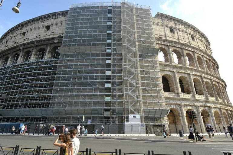Colosseo durante i restauri