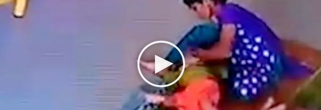 Bimba picchiata in un asilo nido