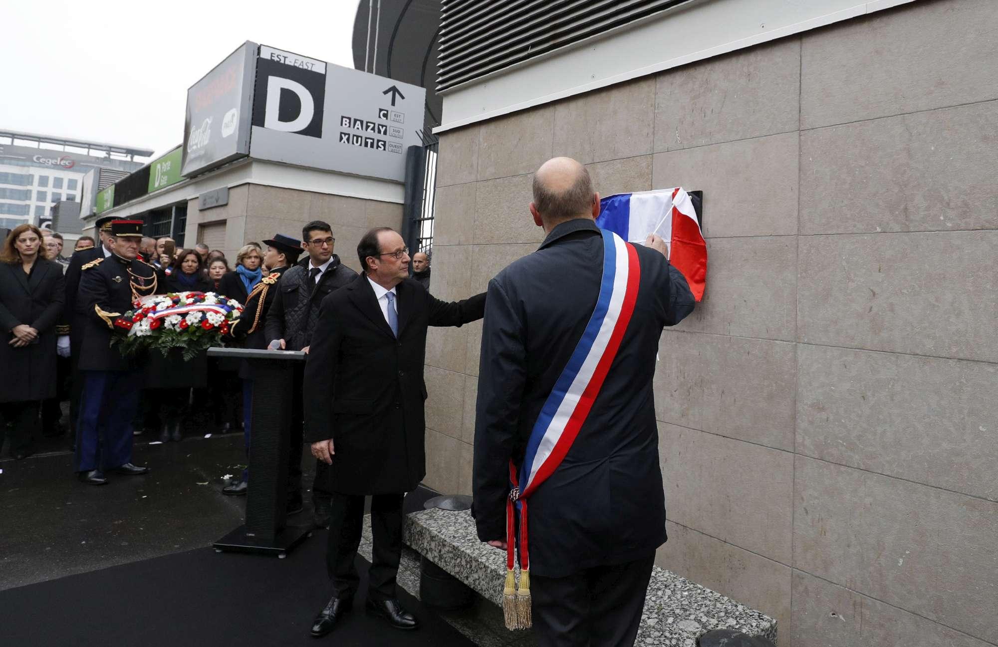 Commemorazione allo Stade de France