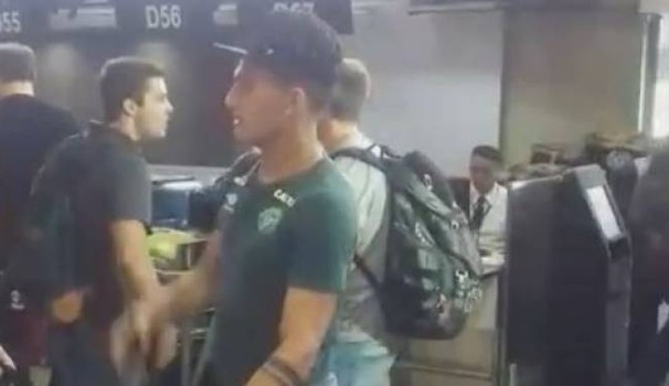 Le ultime immagini dei giocatori prima del volo