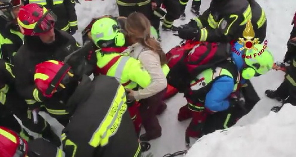 Salvataggio di una delle donne (2)