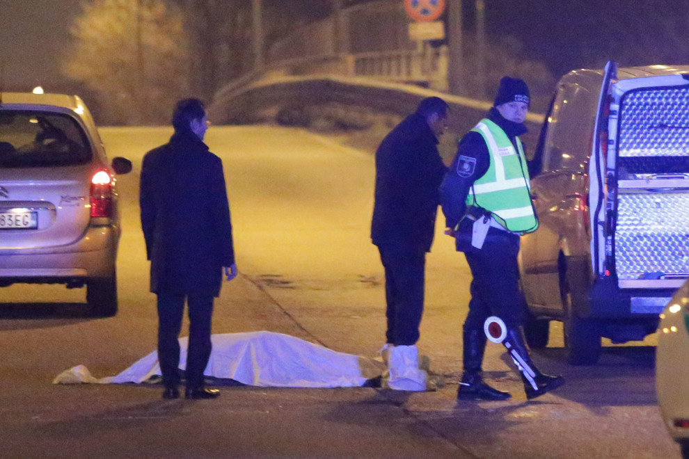 Adolescente si toglie la vita