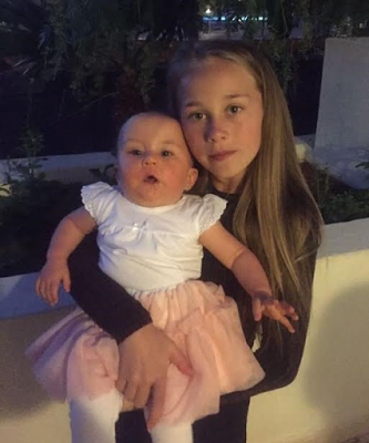 Poppy Smith e la sorellina