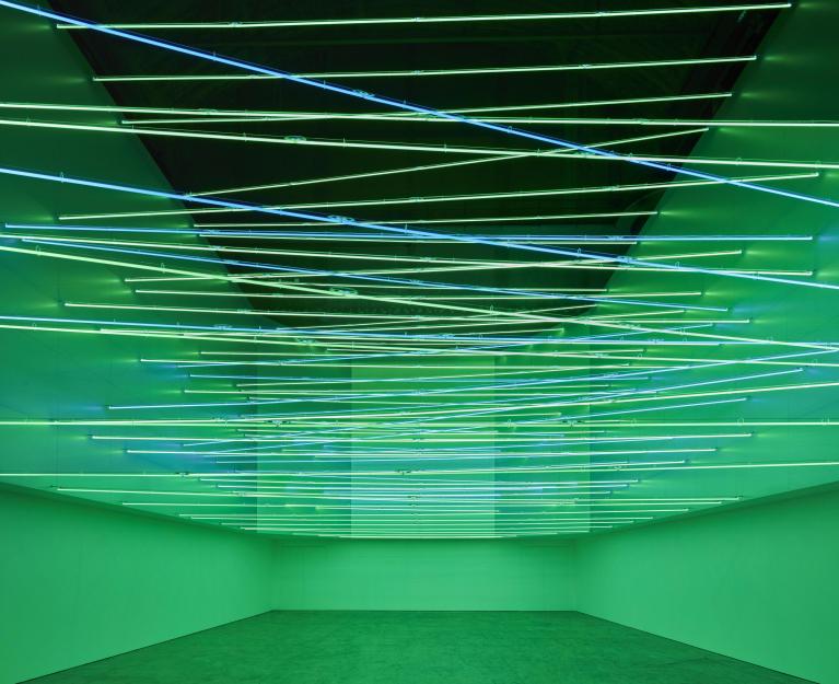 Fonti di energia, soffitto al neon