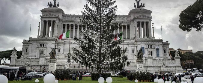 Spelacchio-morto-Roma-albero-di-Natale-675