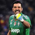 Gigi Buffon rimanda l'addio al calcio?