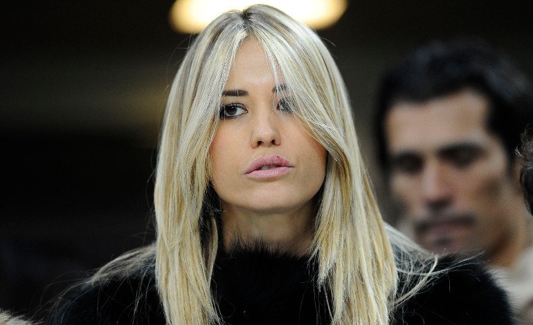 Accuse Elena Santarelli