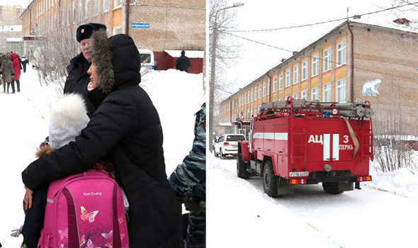 Genitori prendono i figli da scuola dopo la lite