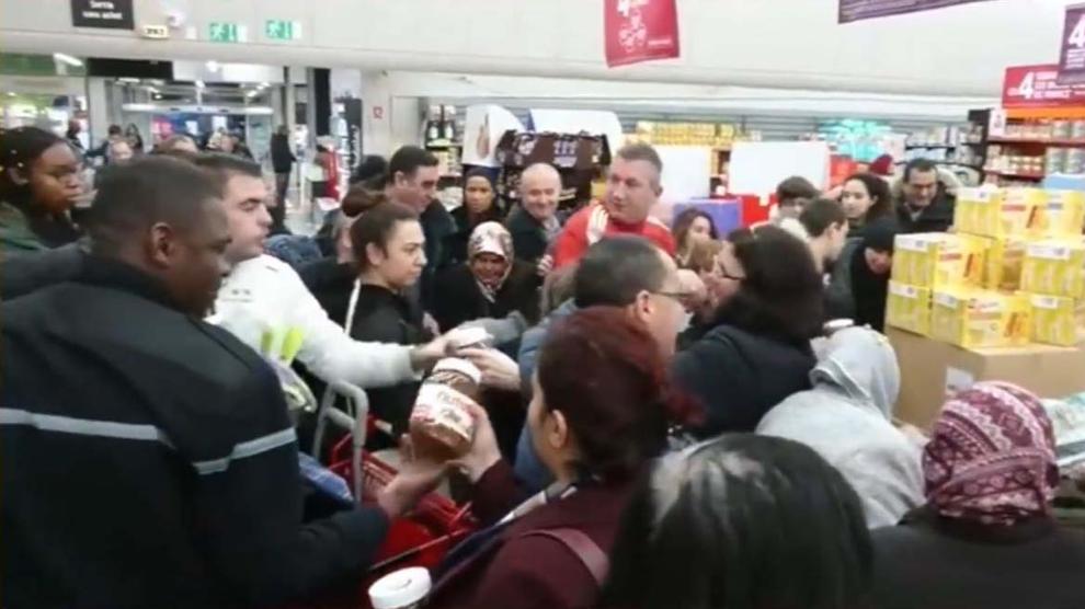 Scene di caos nei supermercati, Nutella in sconto