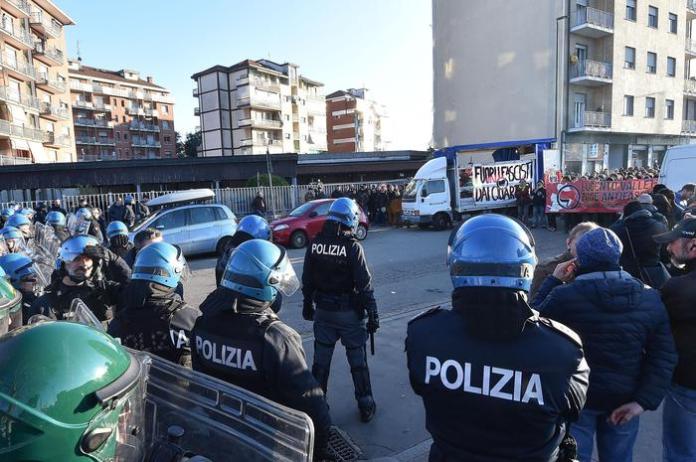 Posto di blocco a Torino