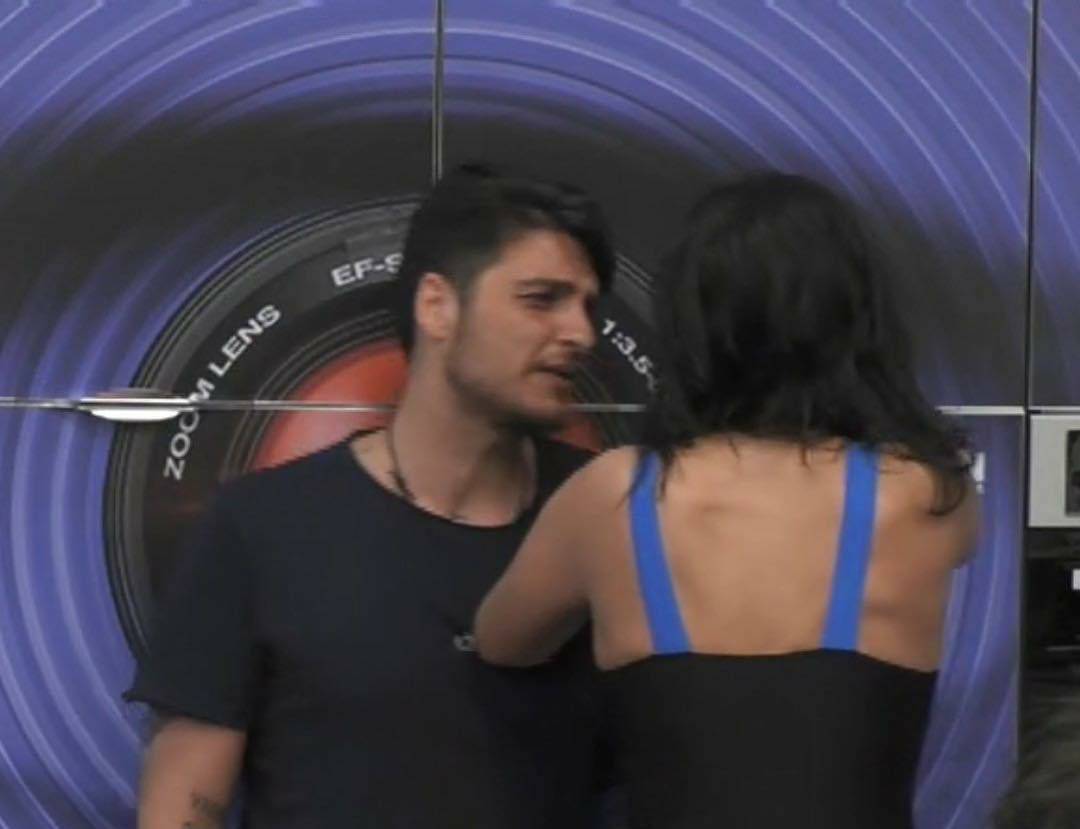 GF, Aida e Luigi lite