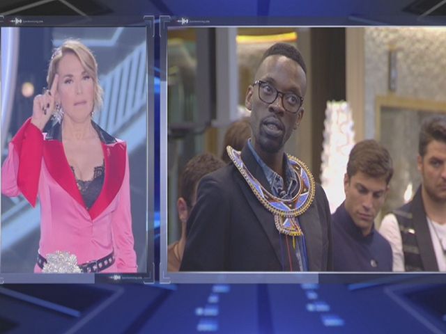 Barbara D'Urso contro Baye