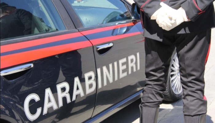 Tortolì, donna accoltella il marito