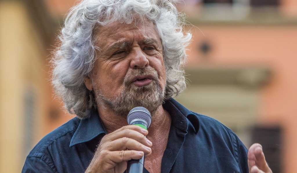 Beppe Grillo punzecchia gli abruzzesi.