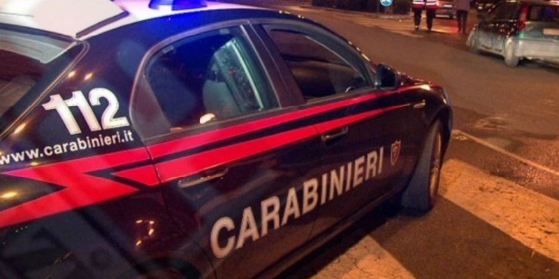 Milano, picchia l'ex moglie per strada