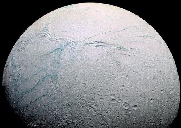 Encelado-nuovo-pianeta-dove-ce-vita.