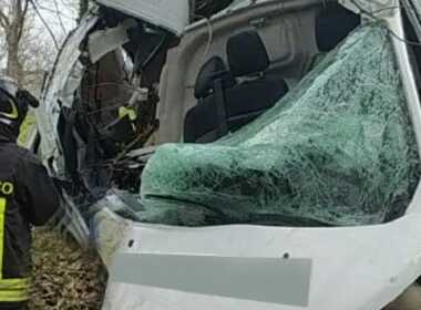 Ancona 16enne muore in un incidente stradale