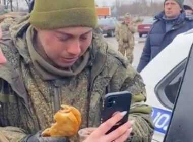 Soldato russo si arrende