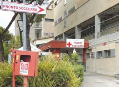 Torre del Greco infermiera aggredita in ospedale